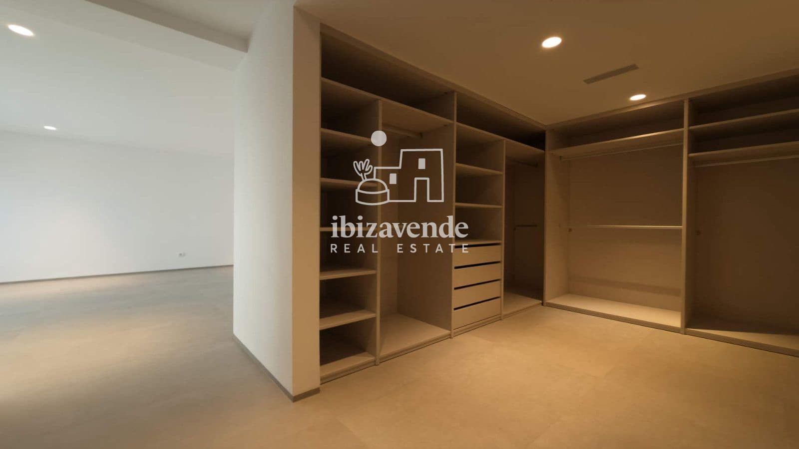 5 bedroom Villa for sale in Nuestra Senora de Jesus with pool garage - € 2,470,000 (Ref: 9965670)