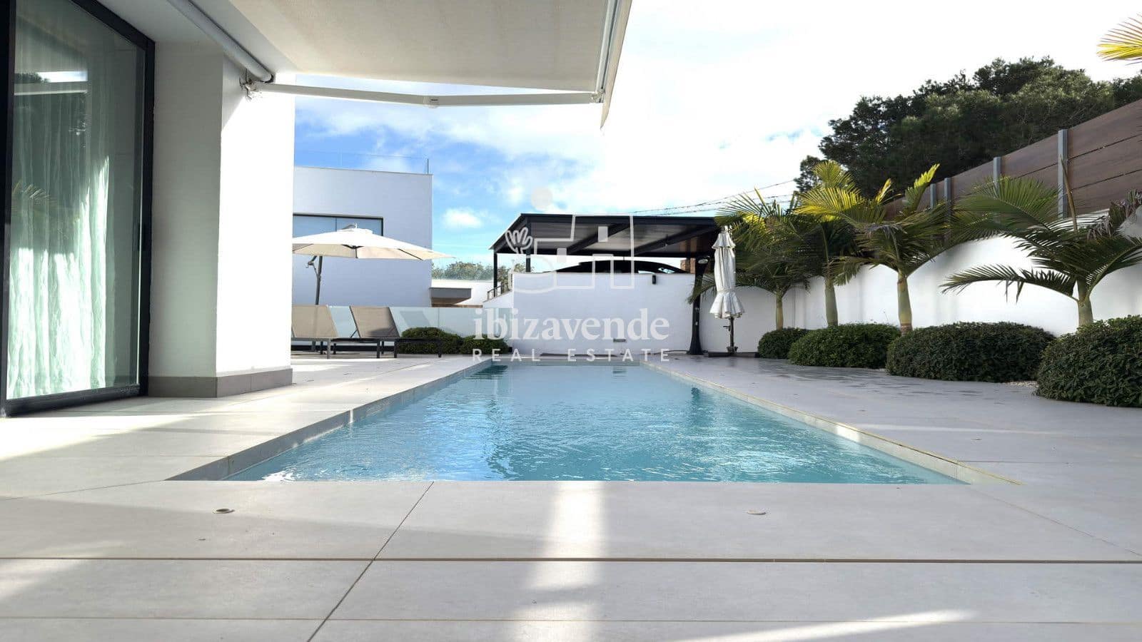 5 bedroom Villa for sale in Nuestra Senora de Jesus with pool garage - € 2,470,000 (Ref: 9965670)