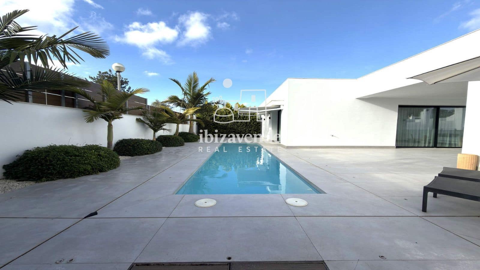 5 bedroom Villa for sale in Nuestra Senora de Jesus with pool garage - € 2,470,000 (Ref: 9965670)