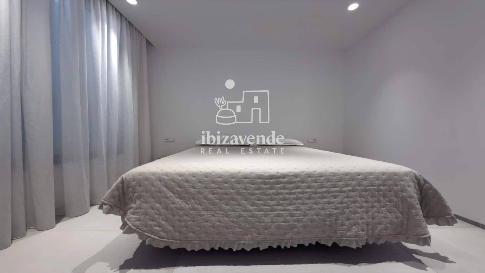 5 bedroom Villa for sale in Nuestra Senora de Jesus with pool garage - € 2,470,000 (Ref: 9965670)