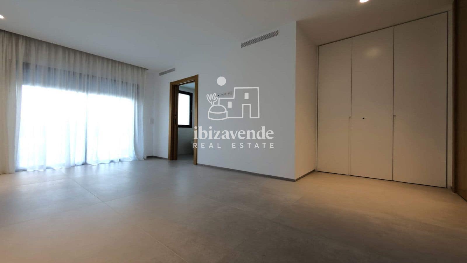 5 bedroom Villa for sale in Nuestra Senora de Jesus with pool garage - € 2,470,000 (Ref: 9965670)