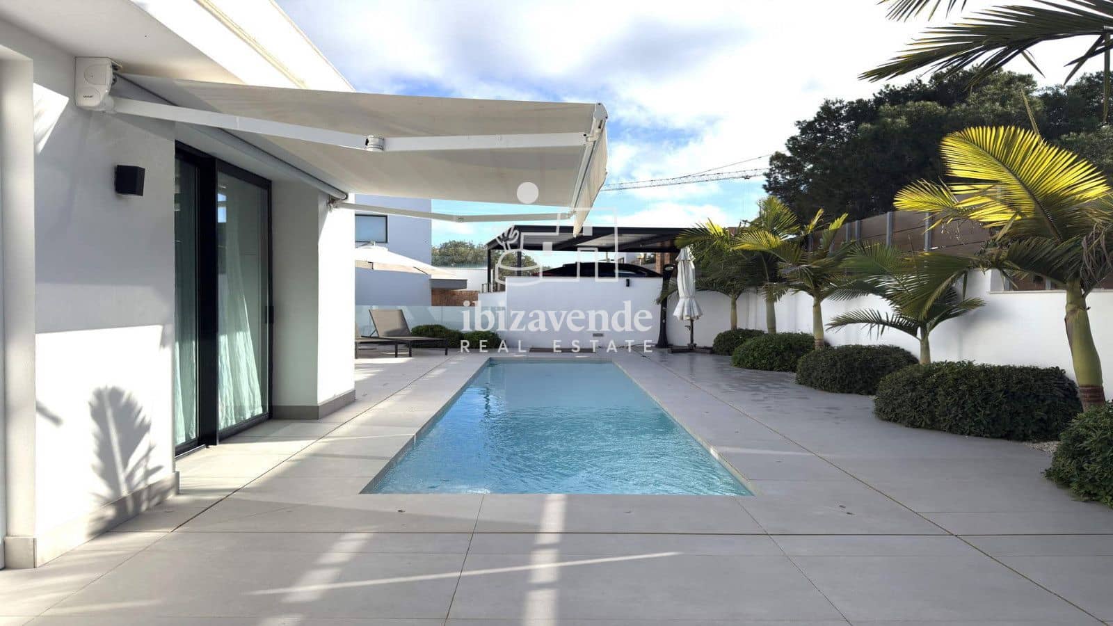 5 bedroom Villa for sale in Nuestra Senora de Jesus with pool garage - € 2,470,000 (Ref: 9965670)