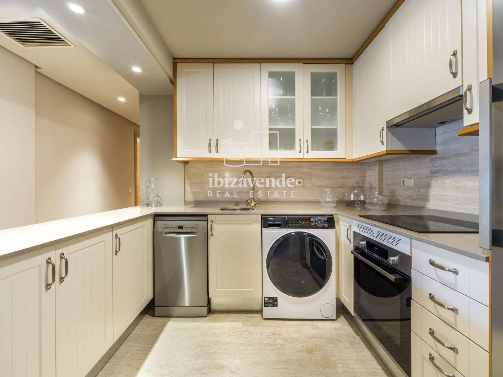 2 quarto Apartamento para arrendar em Roca Llisa com piscina garagem - 2 500 € (Ref: 9975944)