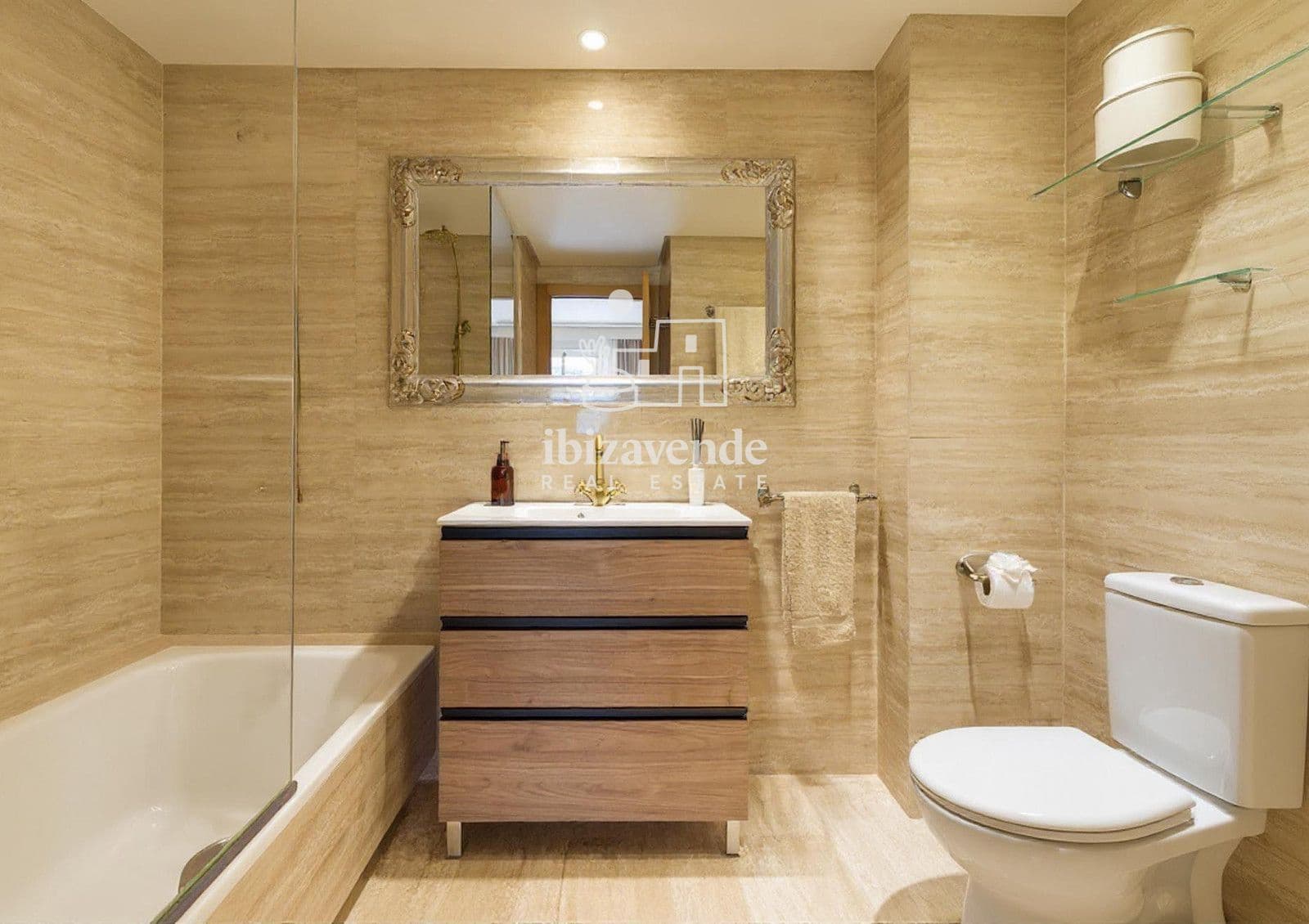2 quarto Apartamento para arrendar em Roca Llisa com piscina garagem - 2 500 € (Ref: 9975944)