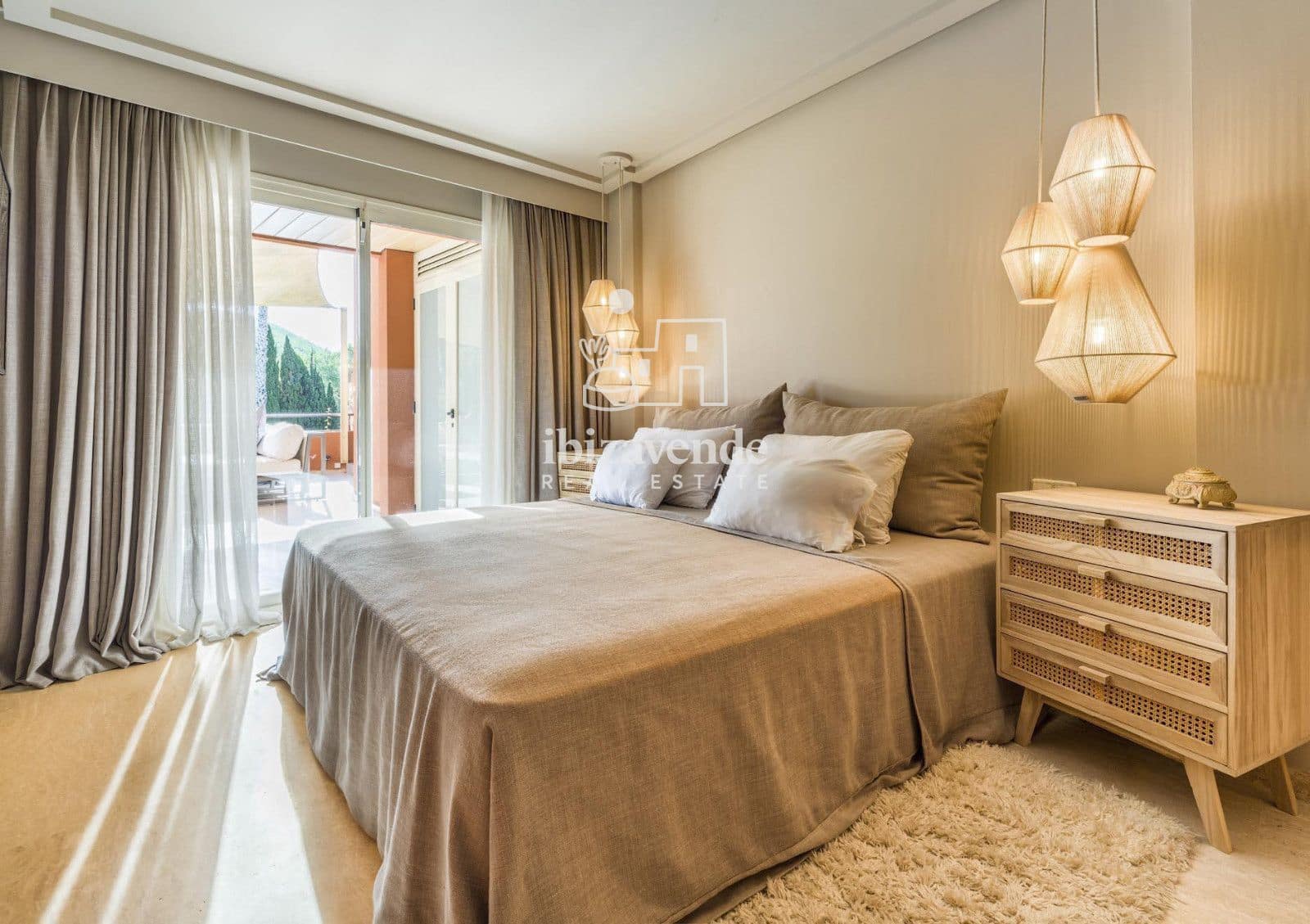 2 quarto Apartamento para arrendar em Roca Llisa com piscina garagem - 2 500 € (Ref: 9975944)