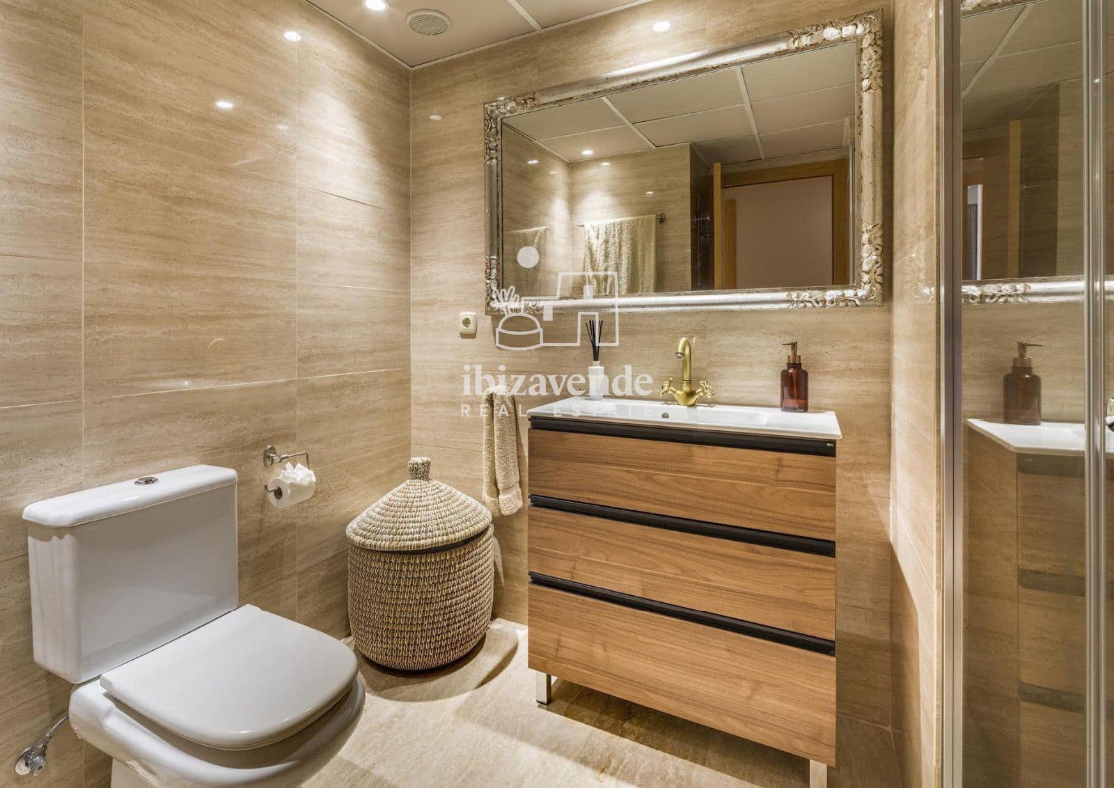 2 quarto Apartamento para arrendar em Roca Llisa com piscina garagem - 2 500 € (Ref: 9975944)