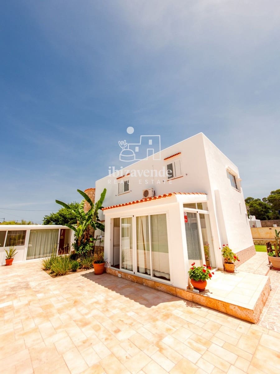 4 soveværelse Villa til salg i San Jose / Sant Josep de Sa Talaia med swimmingpool garage - € 1.995.000 (Ref: 9979120)