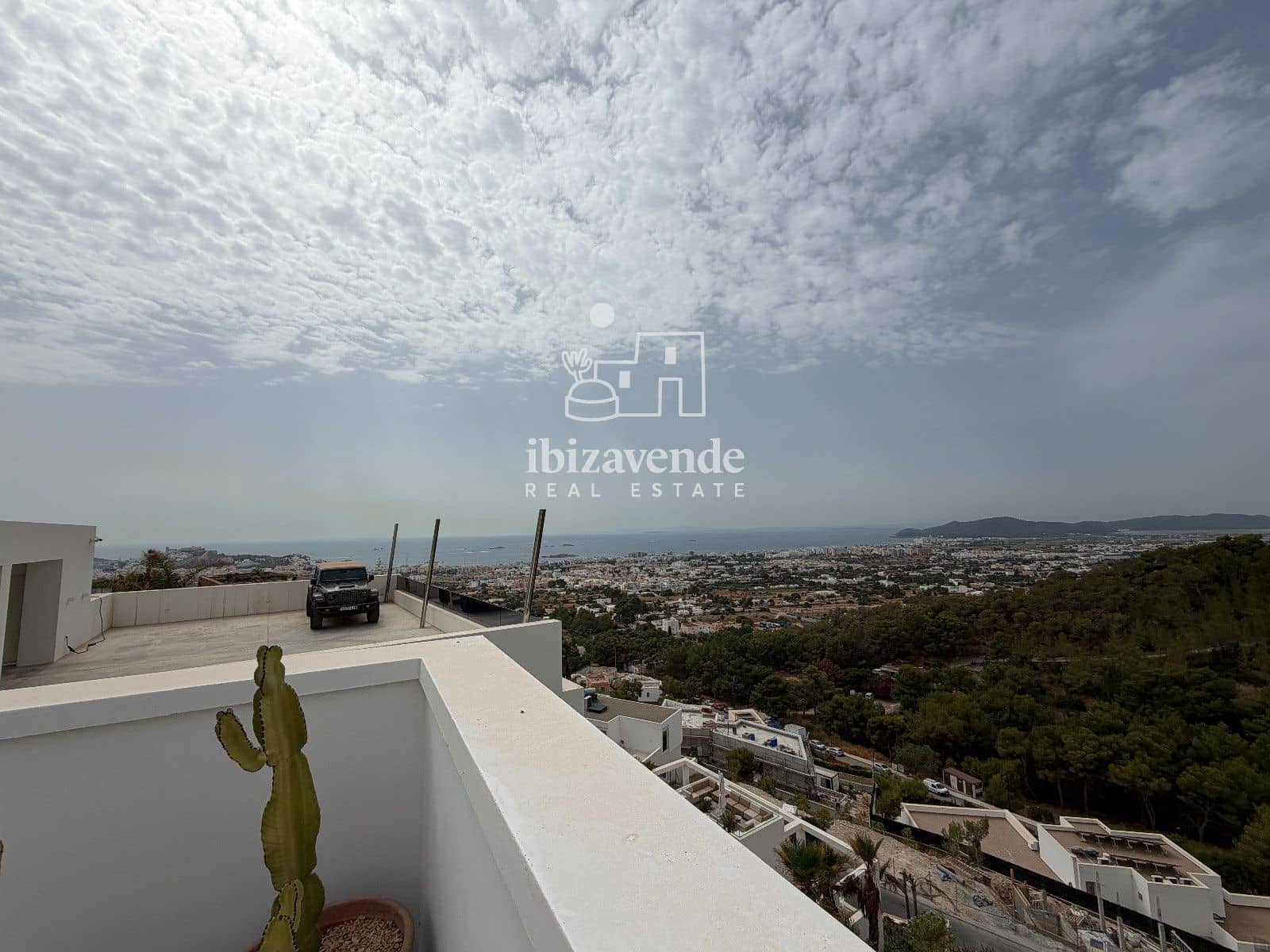 4 bedroom Villa for rent in Ibiza / Eivissa town with pool garage - € 10,000 (Ref: 9981341)