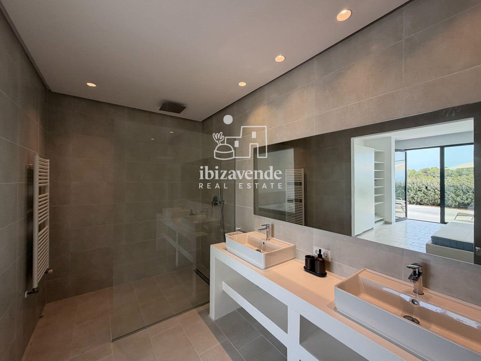 4 bedroom Villa for rent in Ibiza / Eivissa town with pool garage - € 10,000 (Ref: 9981341)