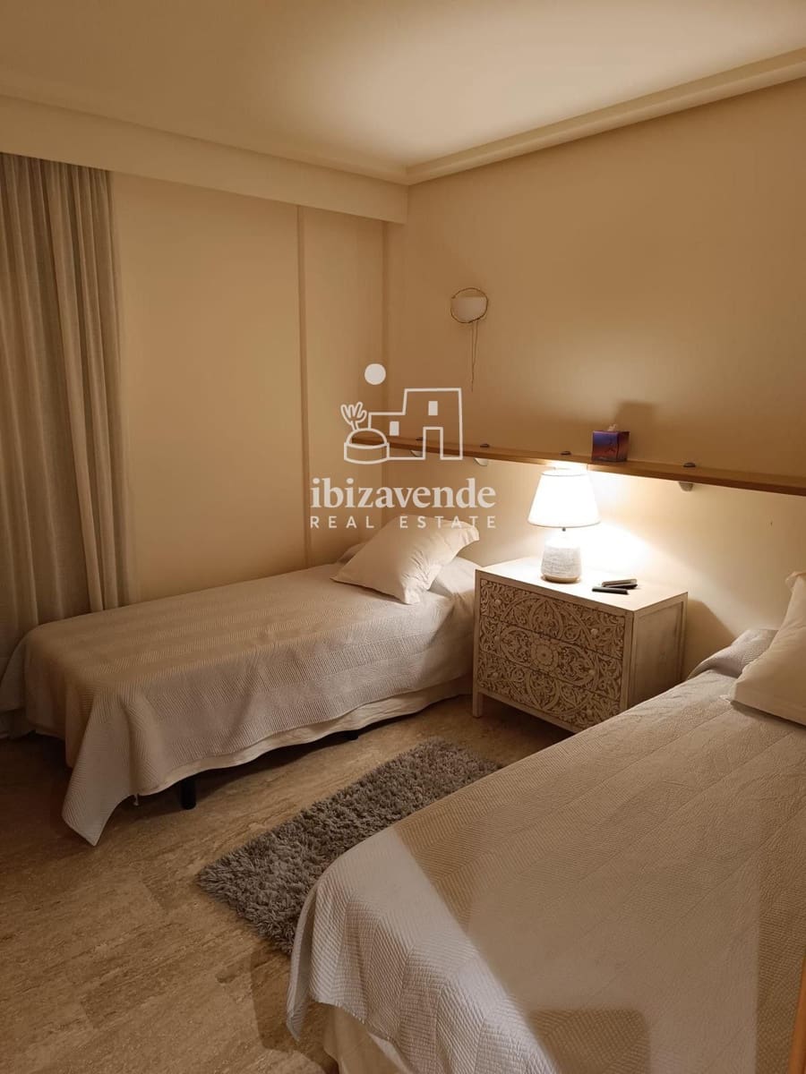 3 sypialnia Mieszkanie na sprzedaż w Roca Llisa z basenem garażem - 795 000 € (Ref: 9985774)