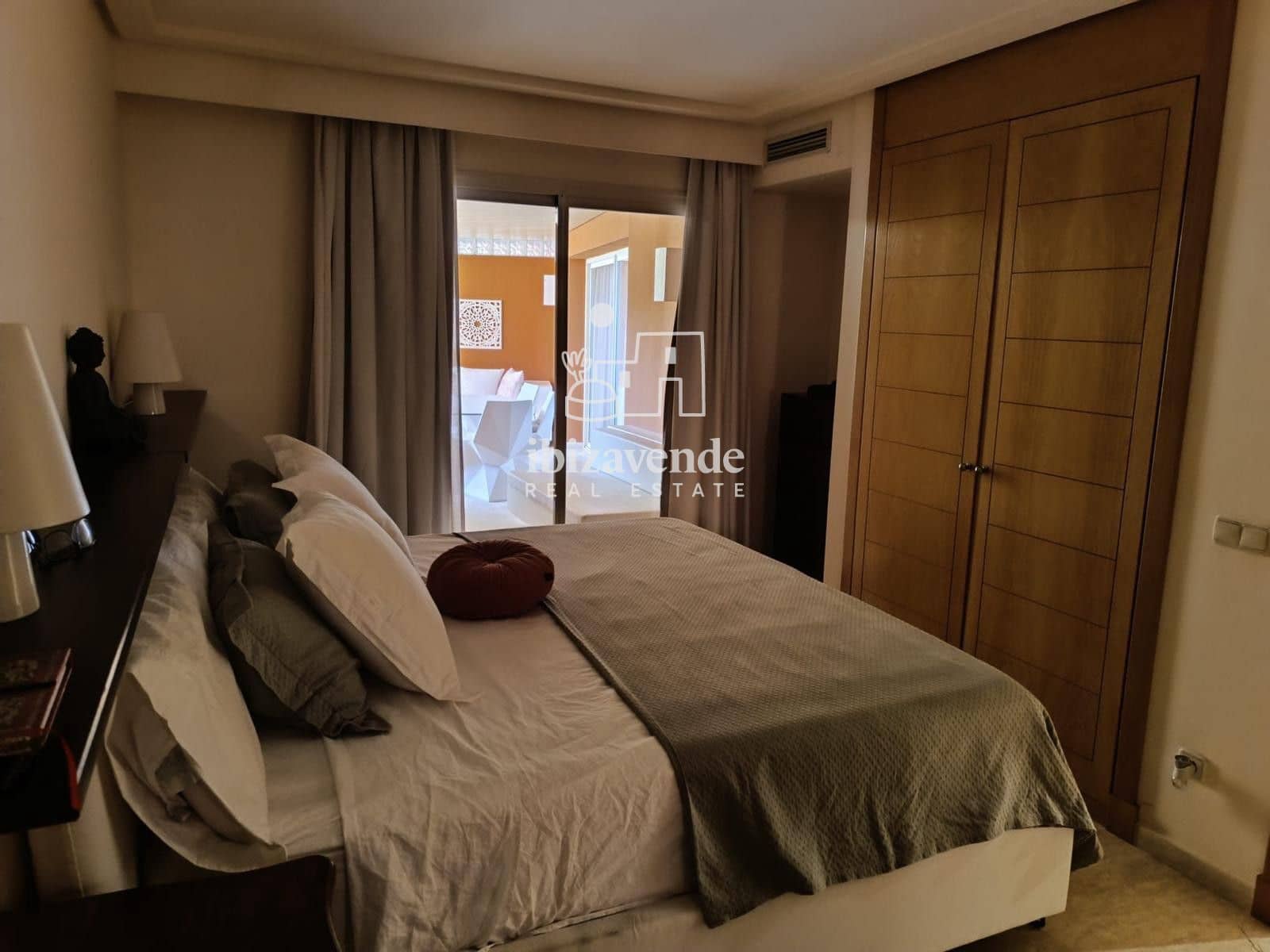 3 sypialnia Mieszkanie na sprzedaż w Roca Llisa z basenem garażem - 795 000 € (Ref: 9985774)