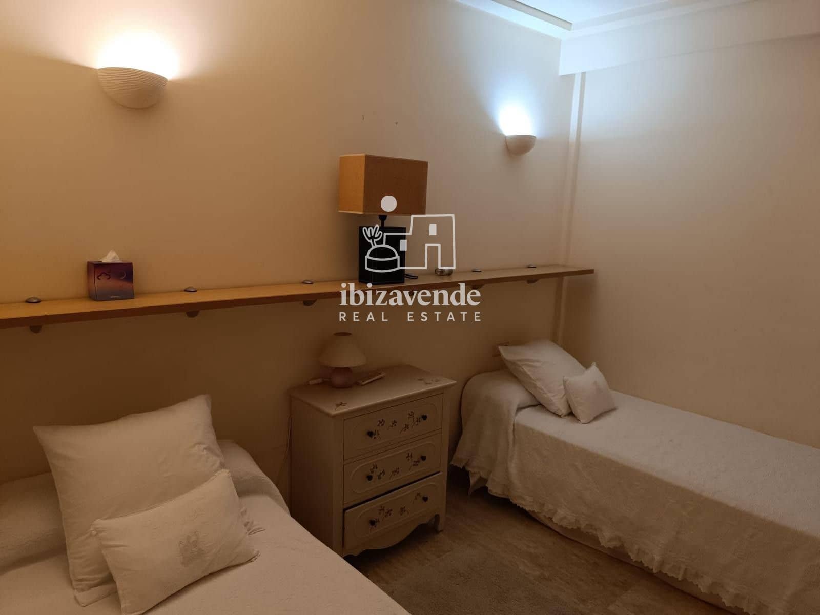 3 sypialnia Mieszkanie na sprzedaż w Roca Llisa z basenem garażem - 795 000 € (Ref: 9985774)