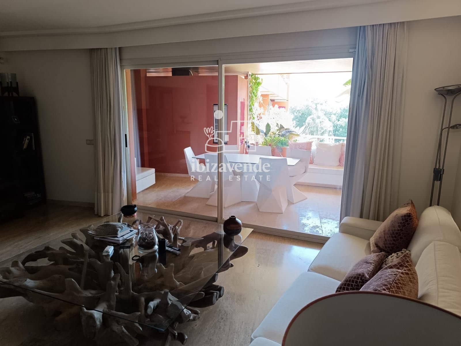 3 sypialnia Mieszkanie na sprzedaż w Roca Llisa z basenem garażem - 795 000 € (Ref: 9985774)