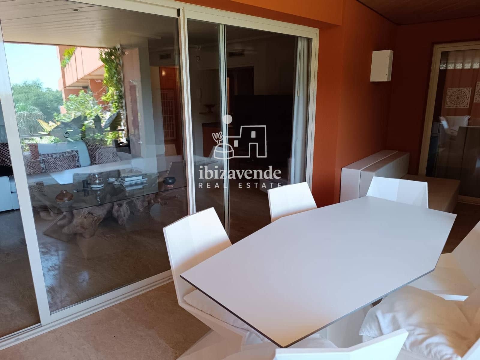 3 sypialnia Mieszkanie na sprzedaż w Roca Llisa z basenem garażem - 795 000 € (Ref: 9985774)