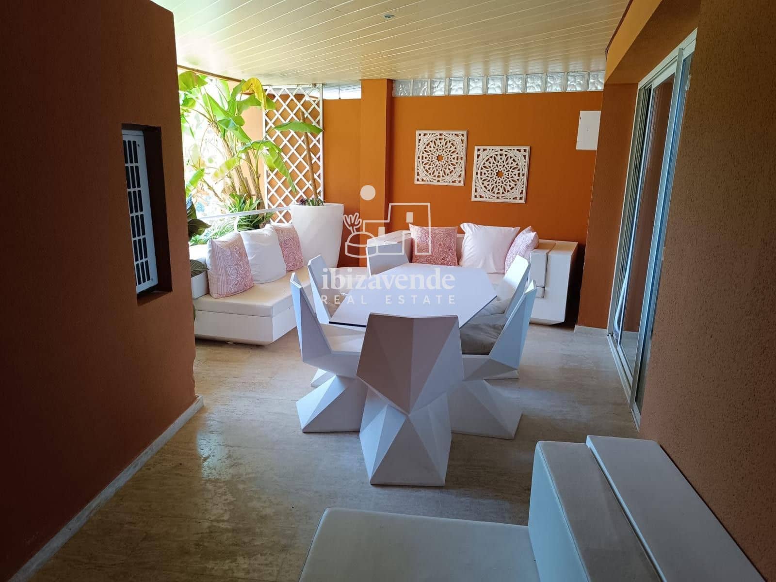3 sypialnia Mieszkanie na sprzedaż w Roca Llisa z basenem garażem - 795 000 € (Ref: 9985774)