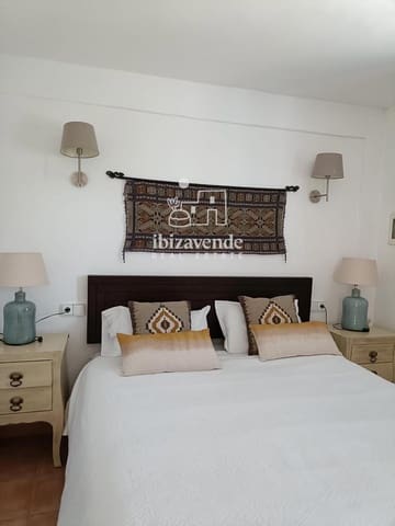 2 makuuhuone Asunto vuokrattavana paikassa Cala Tarida, San Jose / Sant Josep de Sa Talaia mukana uima-altaan - 4 000 € (Ref: 9995357)