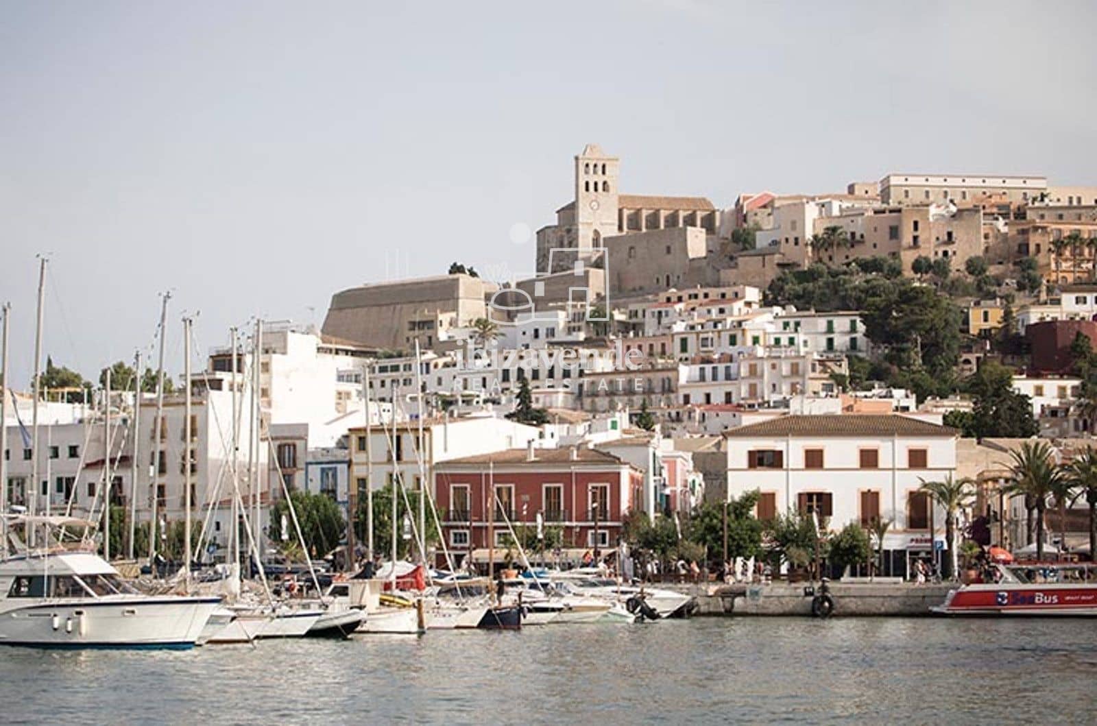 1 quarto Apartamento para arrendar em Ibiza / Eivissa cidade - 3 000 € (Ref: 9996034)
