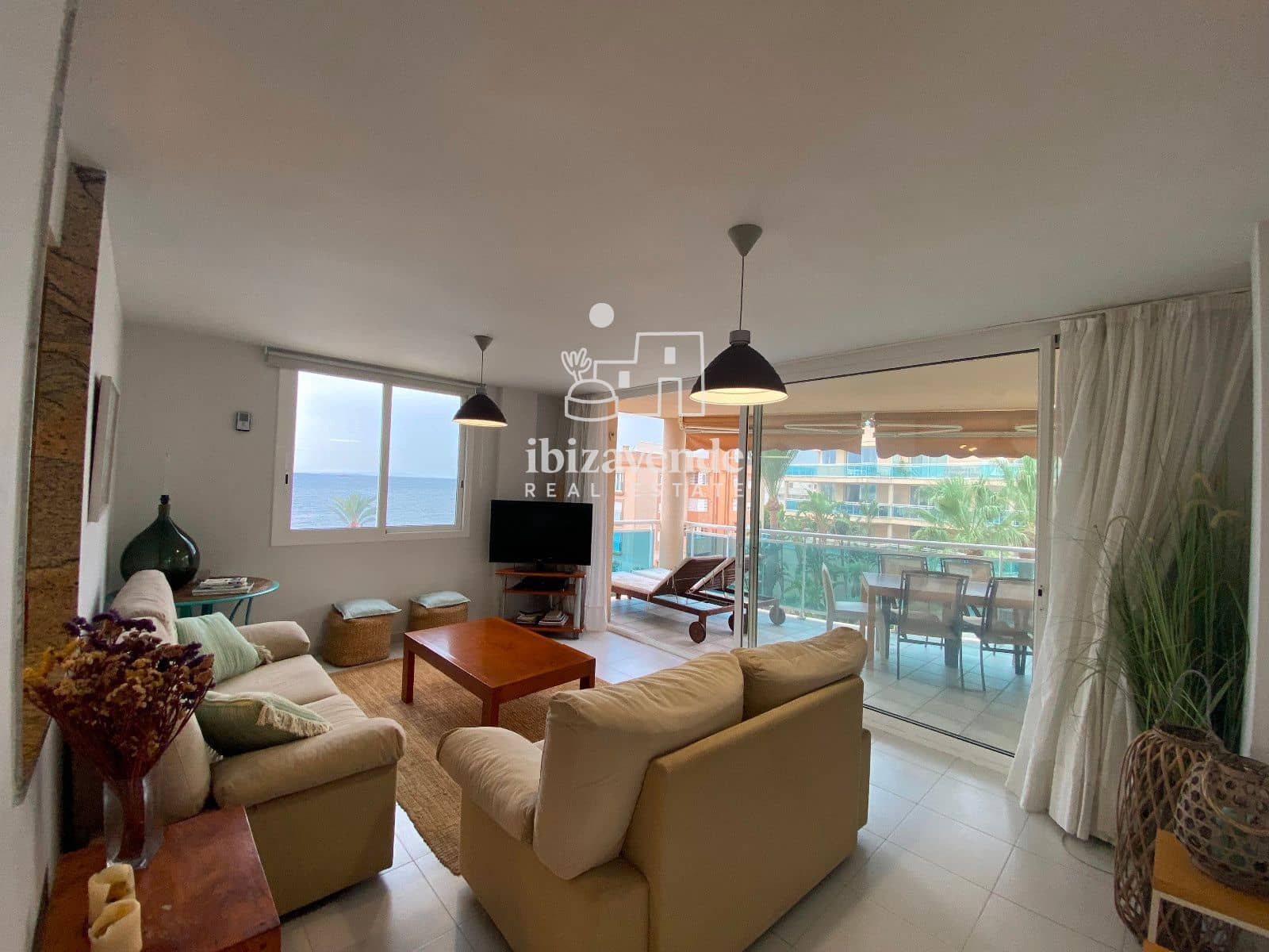 2 soverom Leilighet til salgs i Ibiza by med svømmebasseng - € 831 000 (Ref: 9996282)