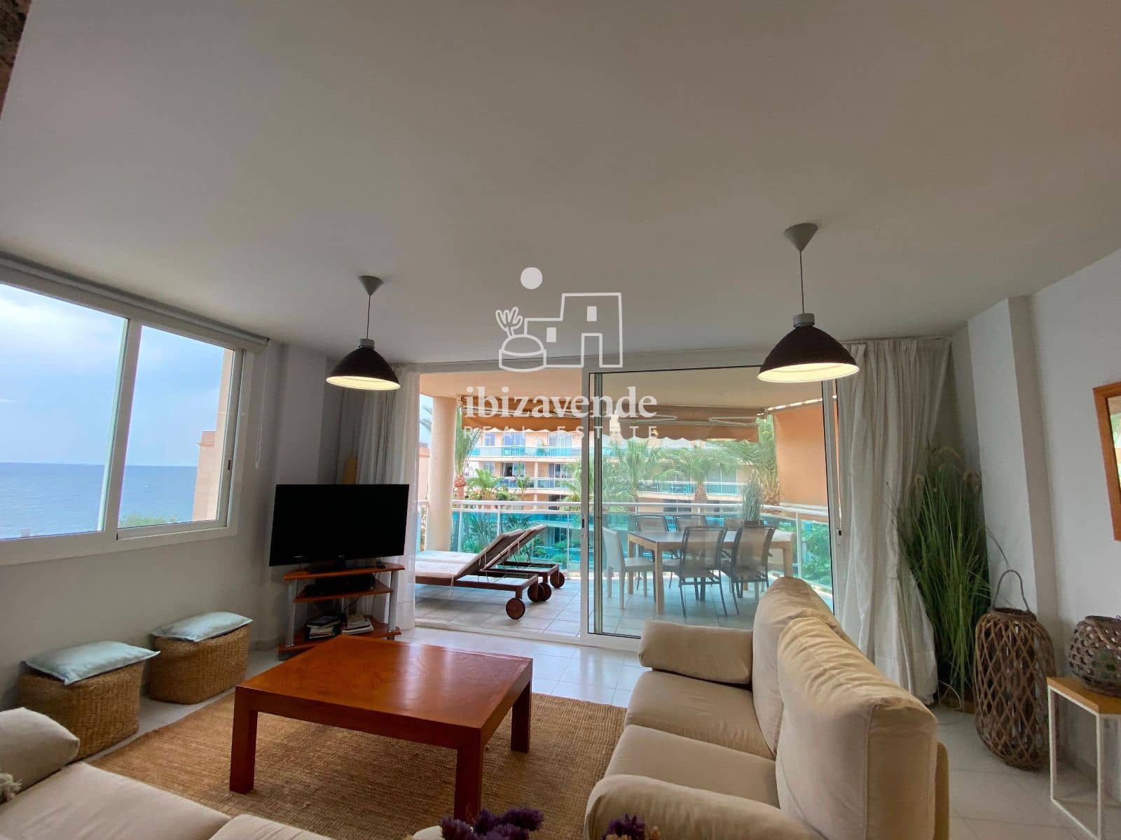 2 soverom Leilighet til salgs i Ibiza by med svømmebasseng - € 831 000 (Ref: 9996282)