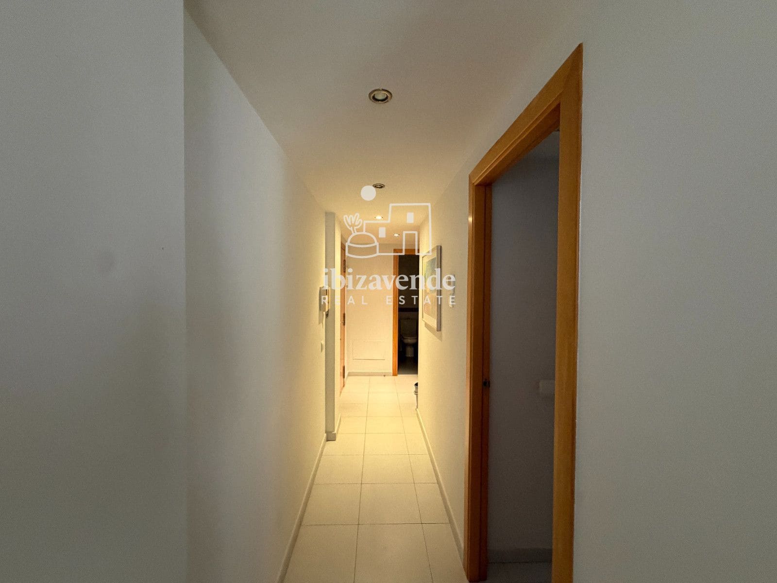 2 bedroom Flat for rent in Ibiza / Eivissa town with pool garage - € 2,200 (Ref: 9996282)