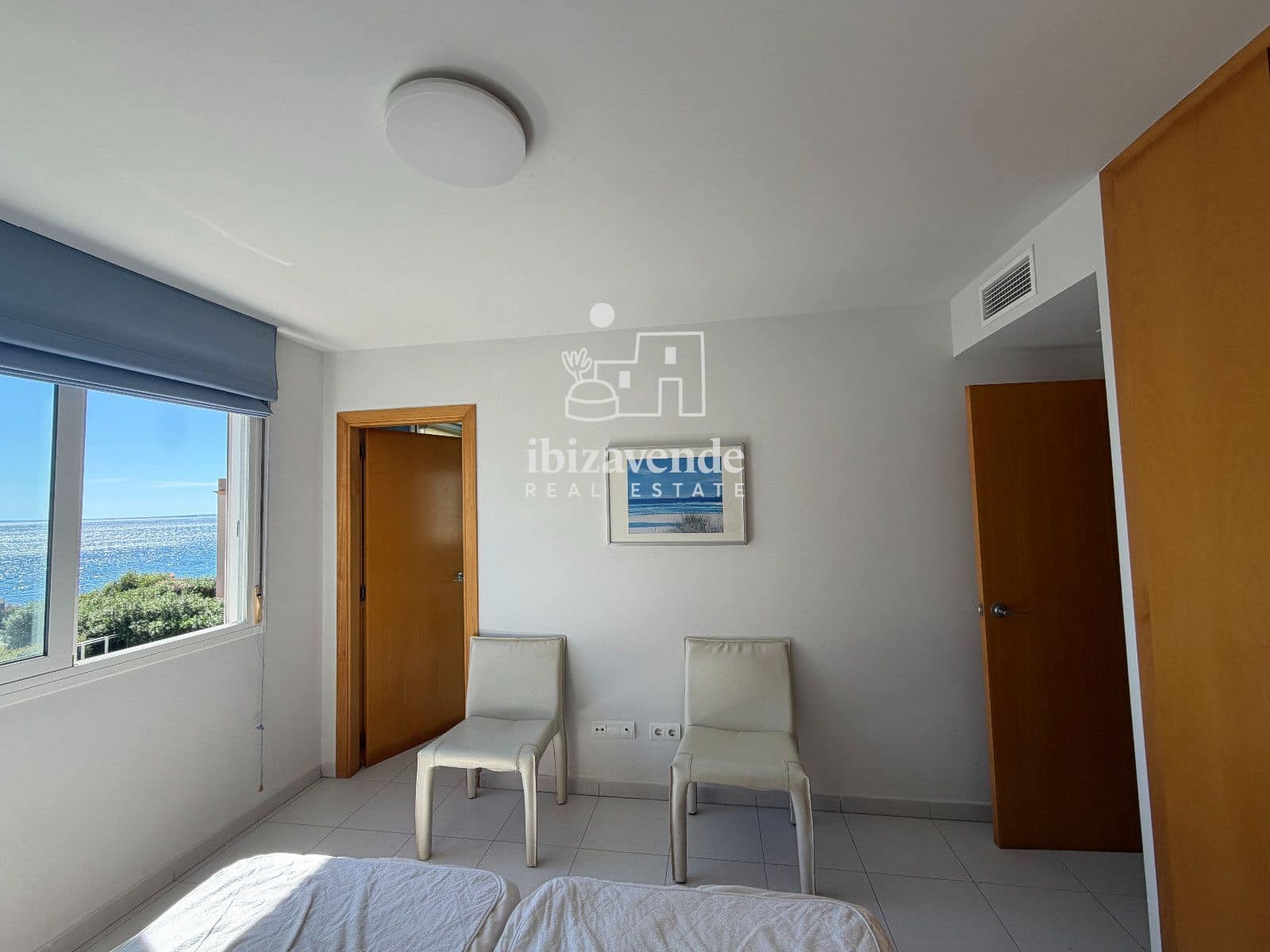 2 bedroom Flat for rent in Ibiza / Eivissa town with pool garage - € 2,200 (Ref: 9996282)
