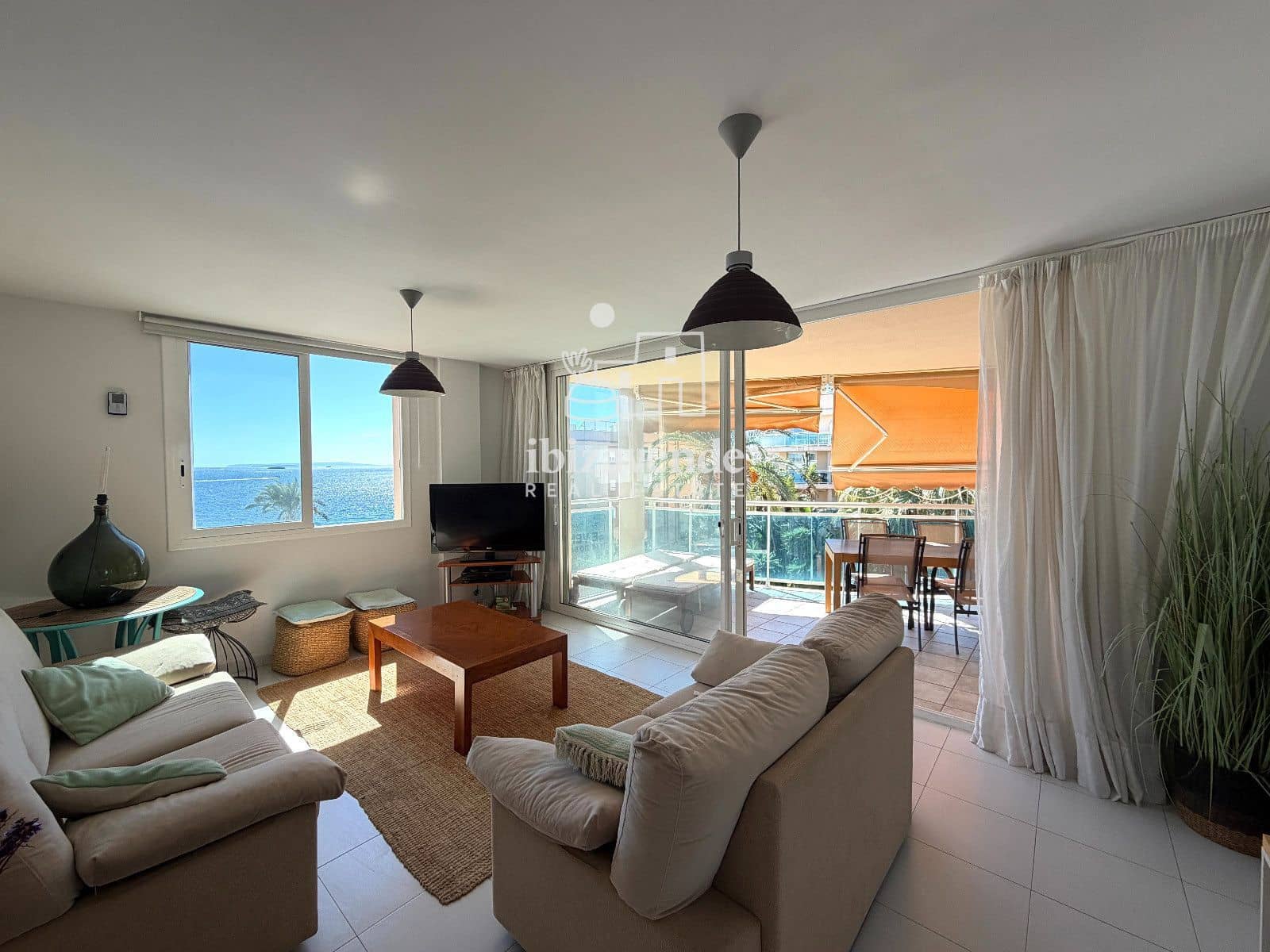 2 bedroom Flat for rent in Ibiza / Eivissa town with pool garage - € 2,200 (Ref: 9996282)