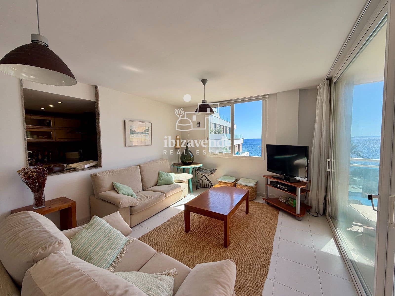 2 bedroom Flat for rent in Ibiza / Eivissa town with pool garage - € 2,200 (Ref: 9996282)