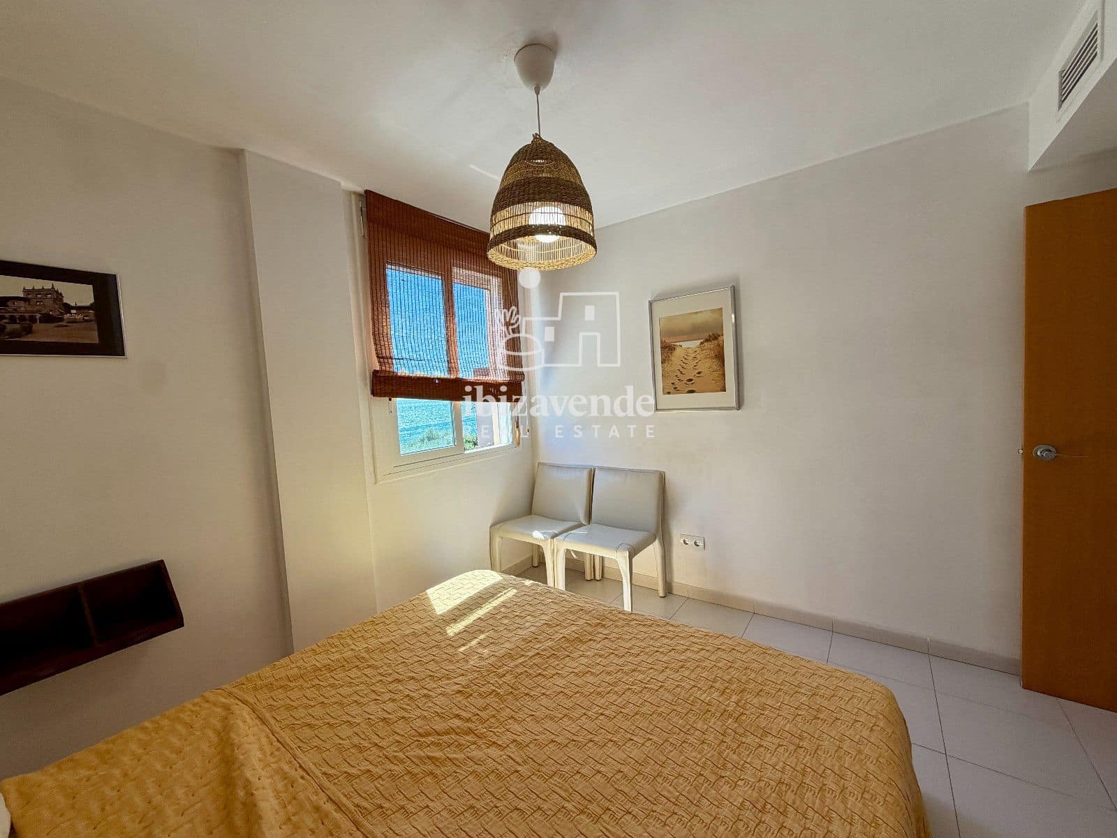 2 bedroom Flat for rent in Ibiza / Eivissa town with pool garage - € 2,200 (Ref: 9996282)