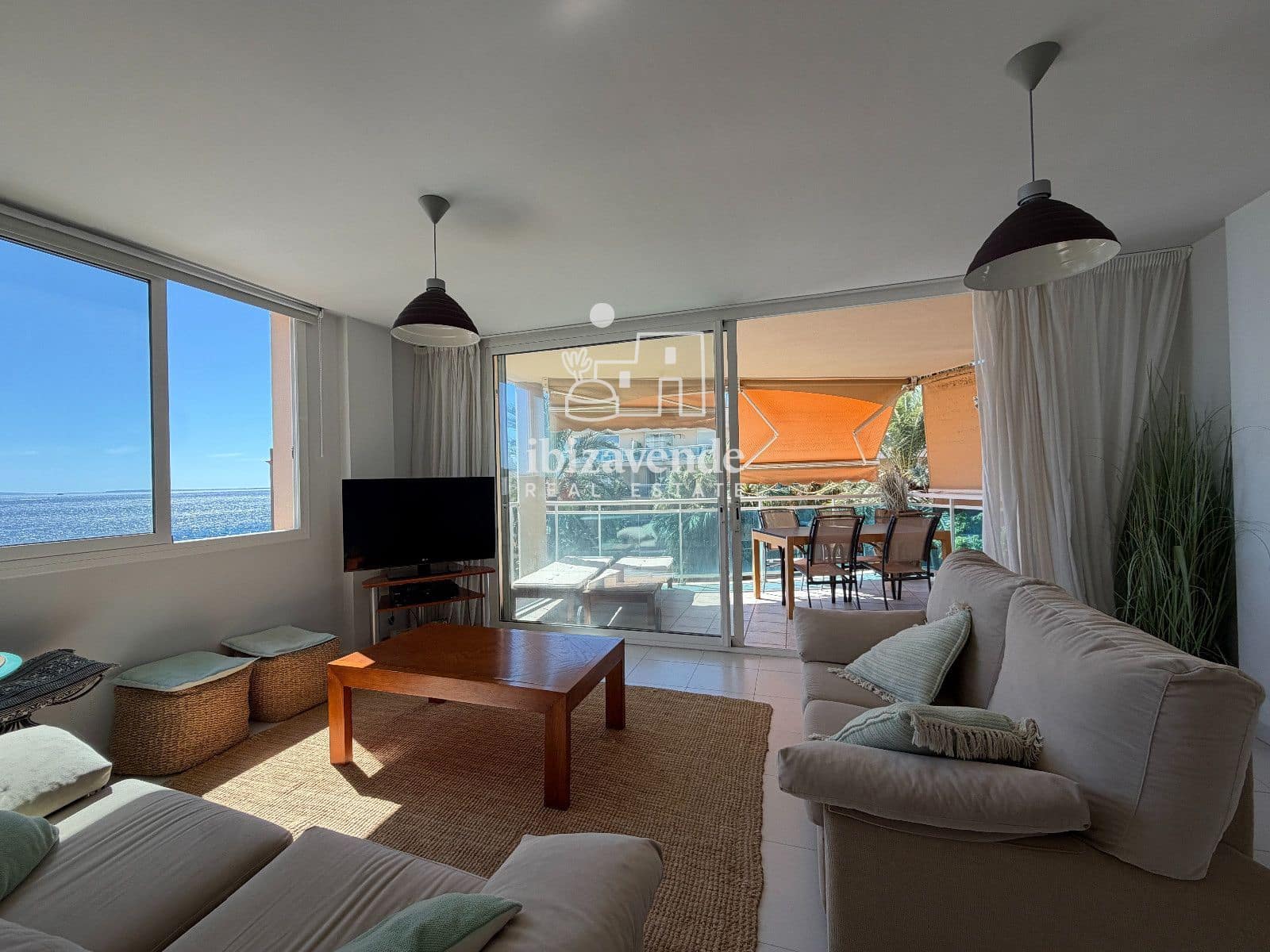 2 bedroom Flat for rent in Ibiza / Eivissa town with pool garage - € 2,200 (Ref: 9996282)