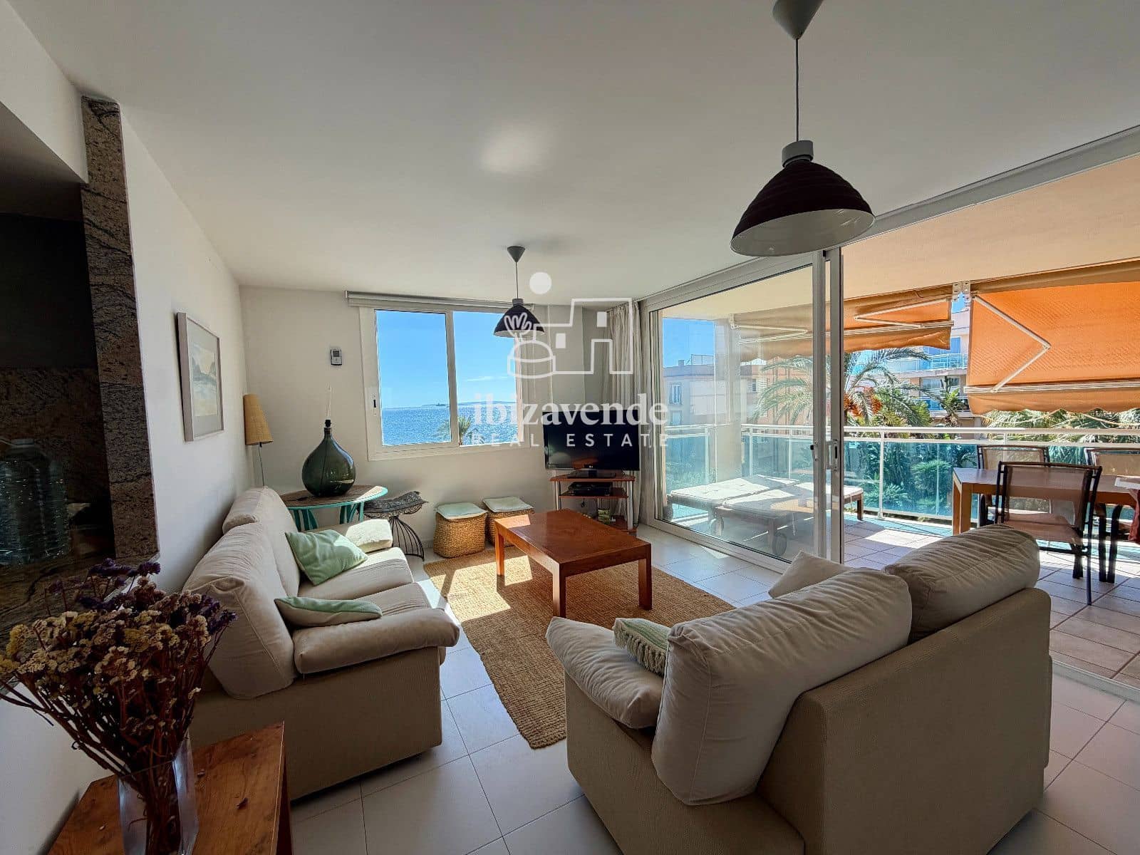 2 bedroom Flat for rent in Ibiza / Eivissa town with pool garage - € 2,200 (Ref: 9996282)