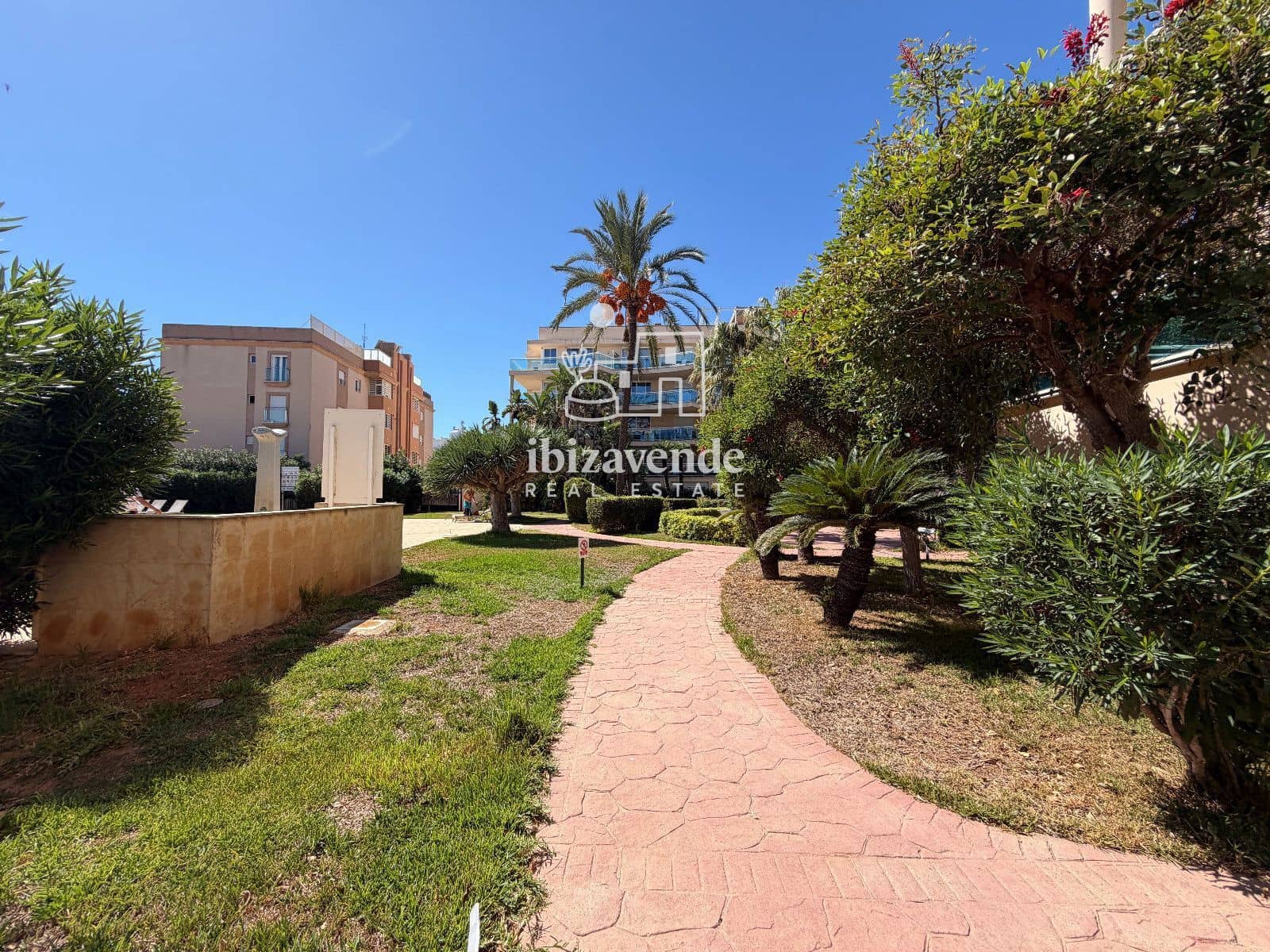 2 bedroom Flat for rent in Ibiza / Eivissa town with pool garage - € 2,200 (Ref: 9996282)