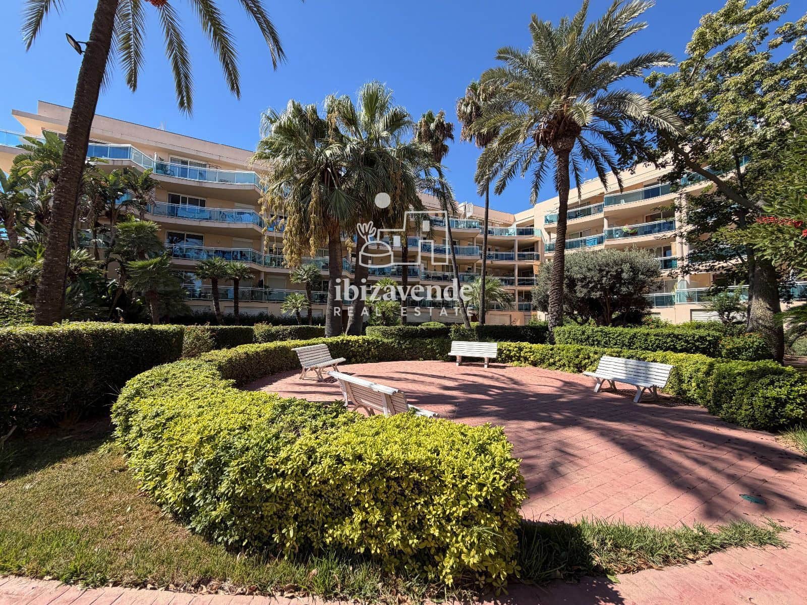 2 bedroom Flat for rent in Ibiza / Eivissa town with pool garage - € 2,200 (Ref: 9996282)