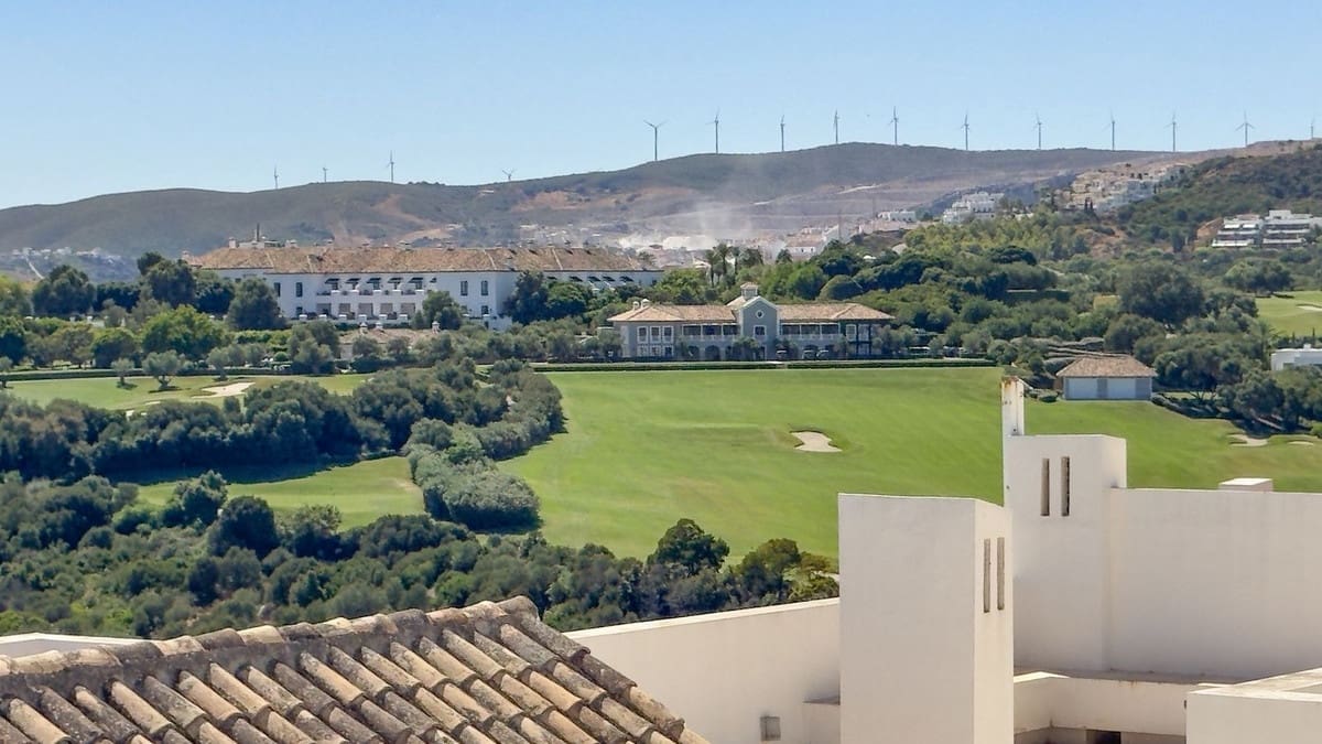 2 soverom Penthouse til salgs i Casares med svømmebasseng garasje - € 550 000 (Ref: 10140005)