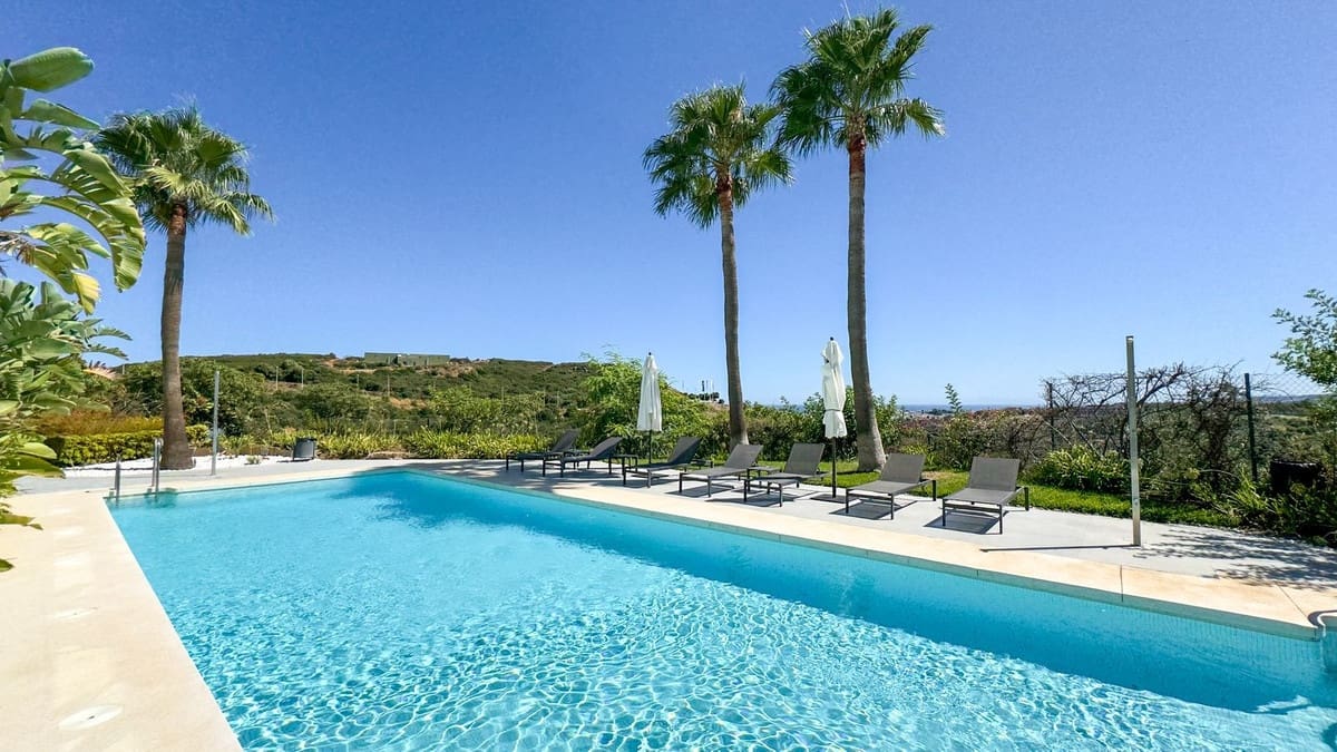 2 soverom Penthouse til salgs i Casares med svømmebasseng garasje - € 550 000 (Ref: 10140005)