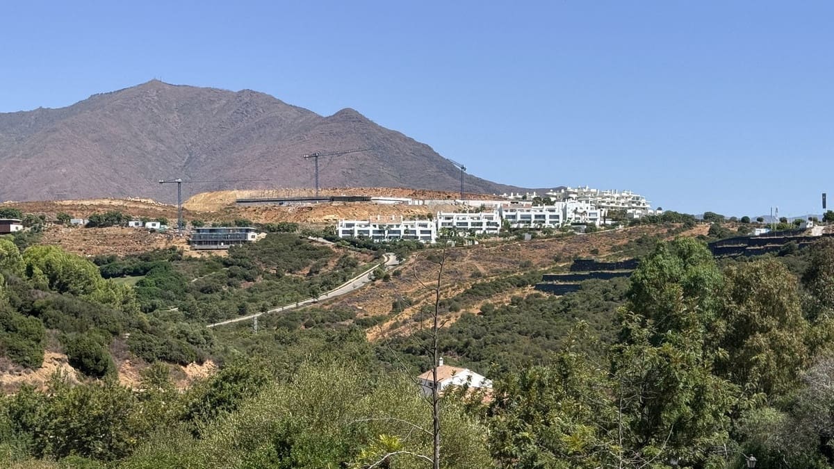 2 soverom Penthouse til salgs i Casares med svømmebasseng garasje - € 550 000 (Ref: 10140005)
