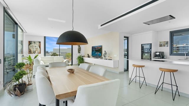 3 bedroom Penthouse for sale in Fuengirola with pool garage - € 1,480,000 (Ref: 10140006)