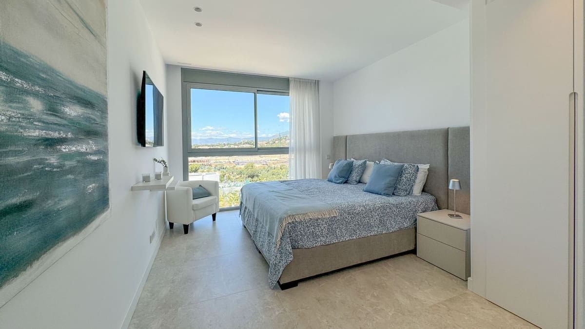 3 bedroom Apartment for sale in Marbella with pool garage - € 1,790,000 (Ref: 10140008)