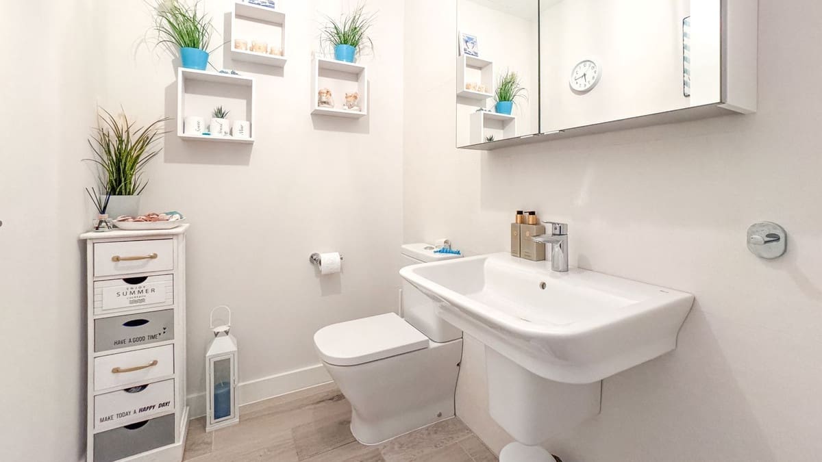 3 soverom Hus til salgs i San Roque med svømmebasseng garasje - € 799 000 (Ref: 10140010)
