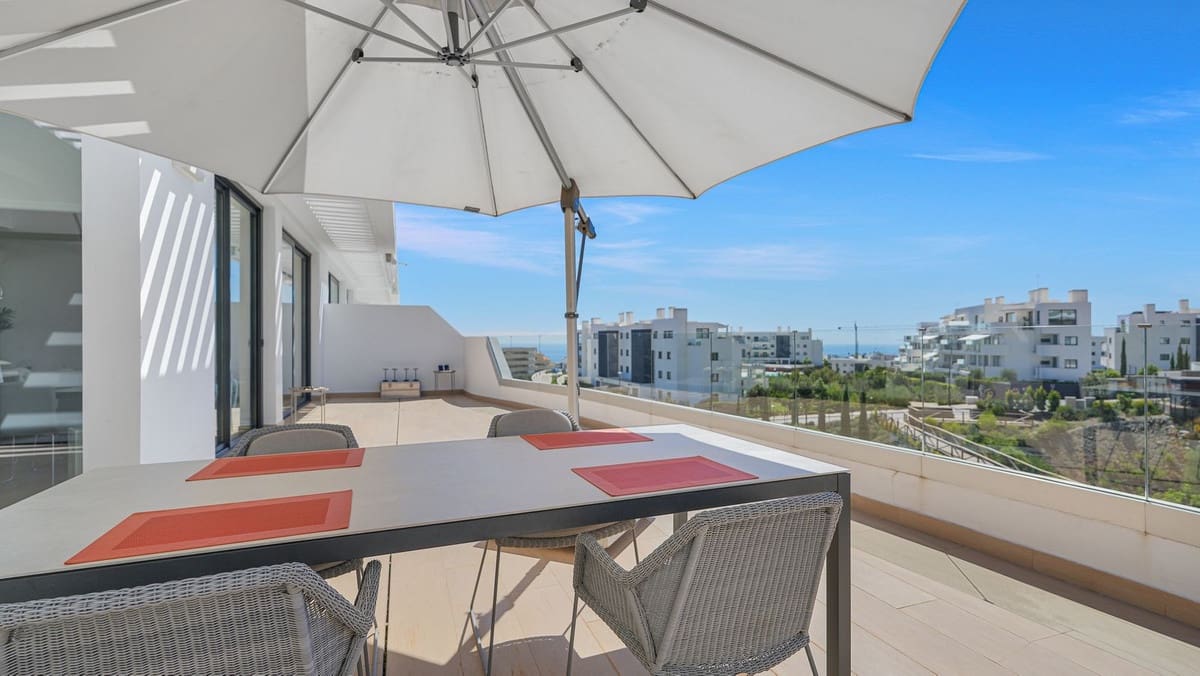 2 sovrum Takvåning till salu i Fuengirola med pool garage - 820 000 € (Ref: 10153237)