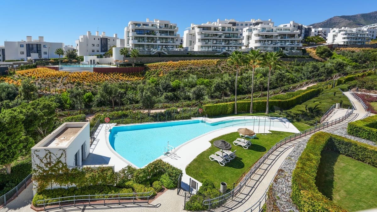 2 sovrum Takvåning till salu i Fuengirola med pool garage - 820 000 € (Ref: 10153237)