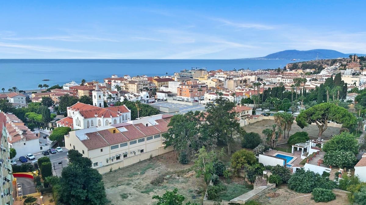 Ático de 2 habitaciones en La Cala del Moral en venta con piscina garaje - 295.000 € (Ref: 10153238)