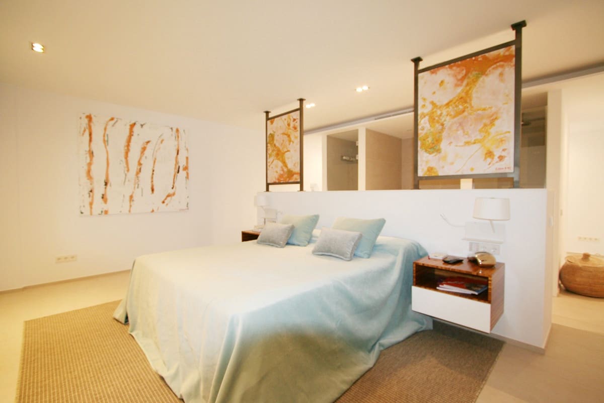 4 bedroom Villa for sale in Ibiza / Eivissa town with pool - € 4,100,000 (Ref: 8212076)