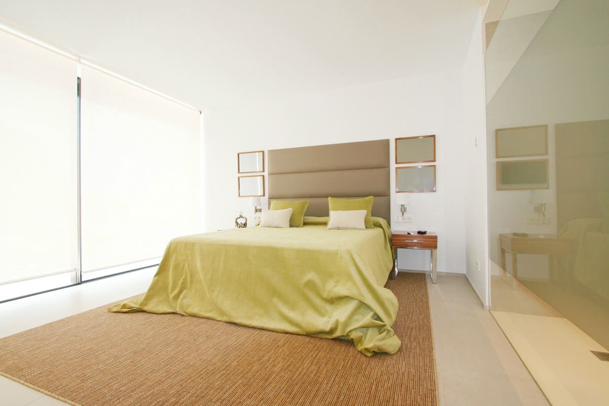 4 bedroom Villa for sale in Ibiza / Eivissa town with pool - € 4,100,000 (Ref: 8212076)