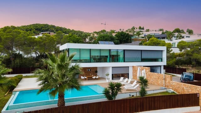 4 soverom Villa til salgs i Ibiza by med svømmebasseng - € 4 100 000 (Ref: 8212076)