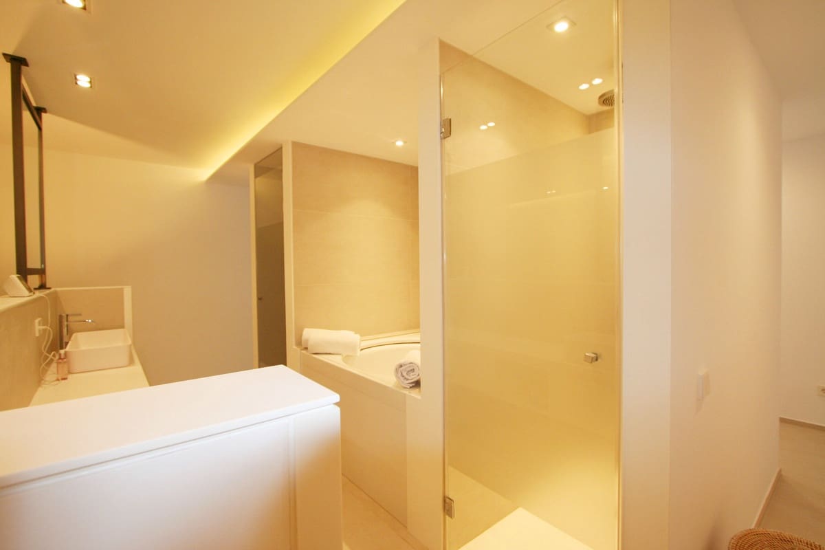 4 bedroom Villa for sale in Ibiza / Eivissa town with pool - € 4,100,000 (Ref: 8212076)