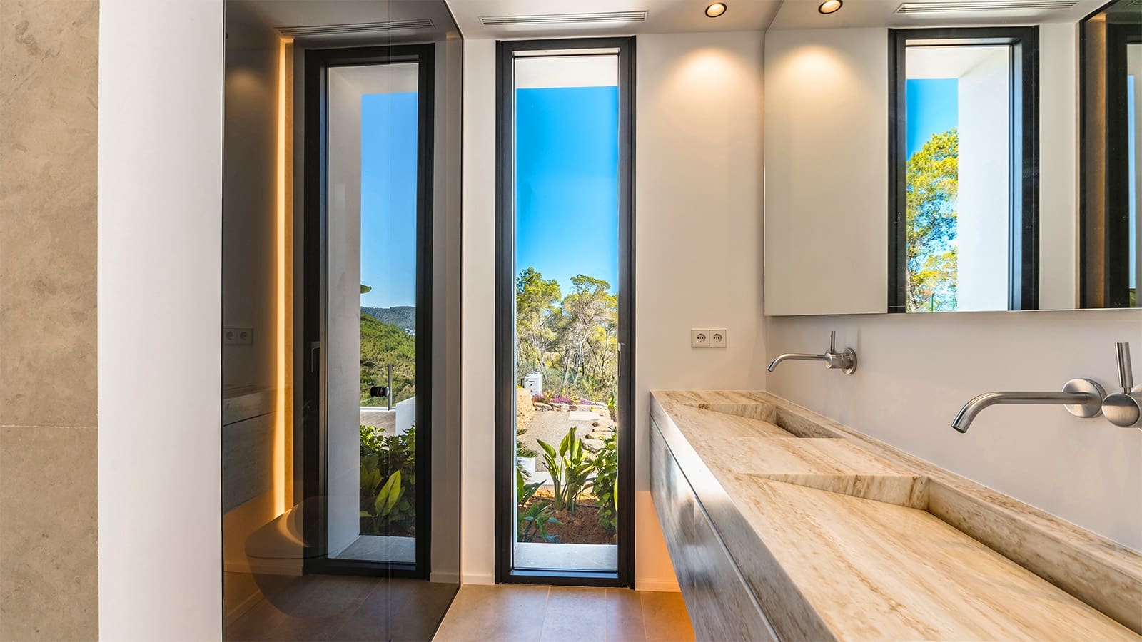 6 soveværelse Villa til salg i Roca Llisa med swimmingpool - € 7.500.000 (Ref: 8374743)