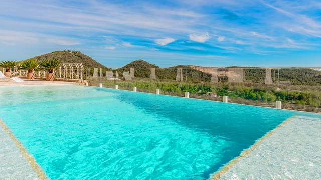 7 soverom Villa til salgs i Ibiza by med svømmebasseng - € 7 900 000 (Ref: 9049609)