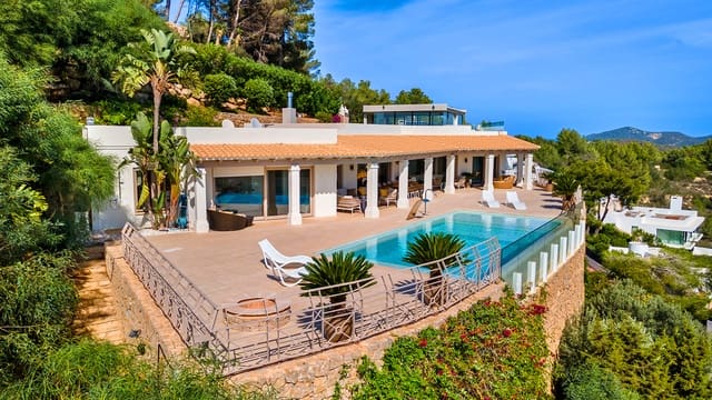 7 soverom Villa til salgs i Ibiza by med svømmebasseng - € 7 900 000 (Ref: 9049609)