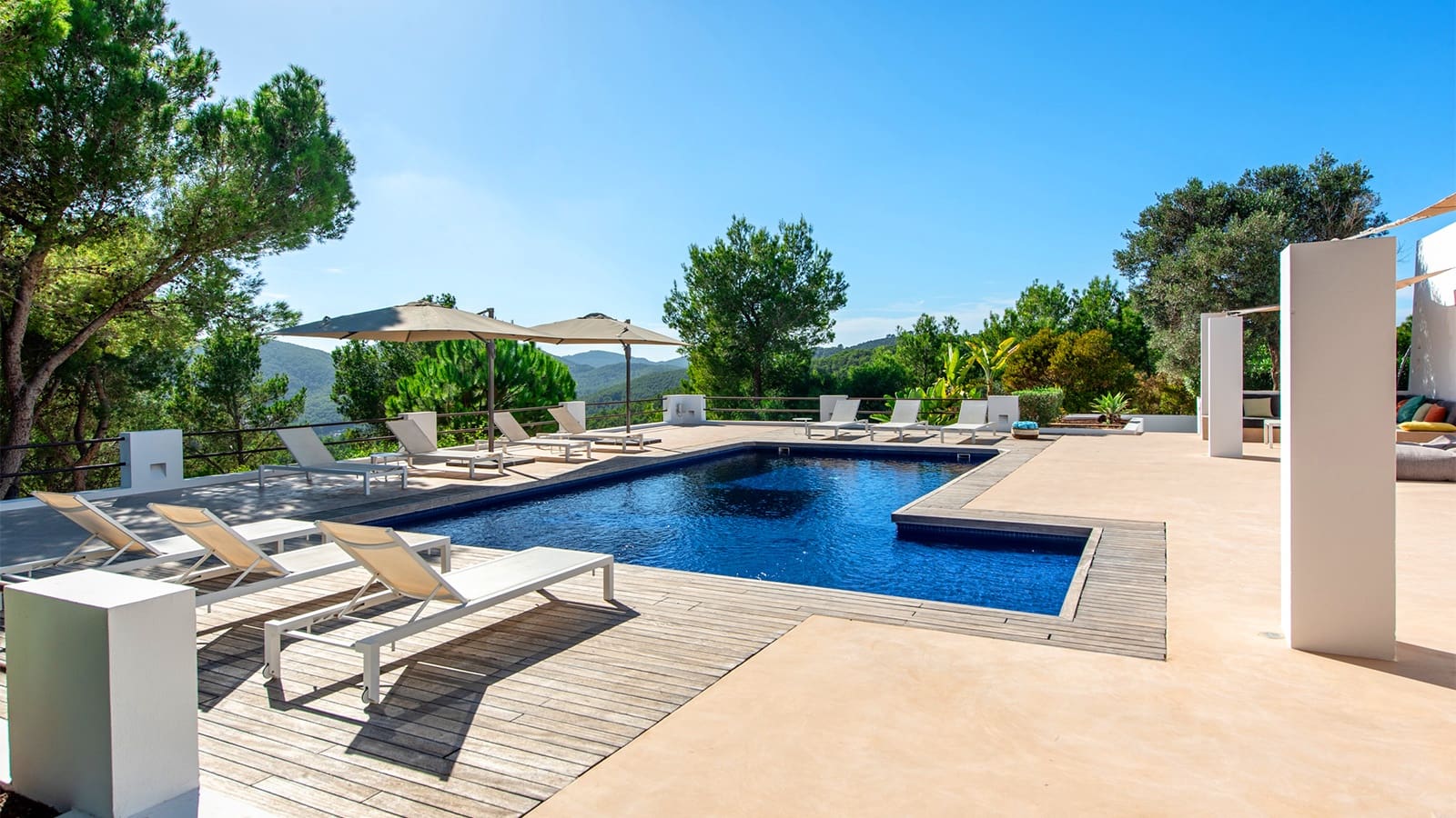 7 soveværelse Villa til salg i Sant Antoni de Portmany med swimmingpool - € 11.900.000 (Ref: 9136146)