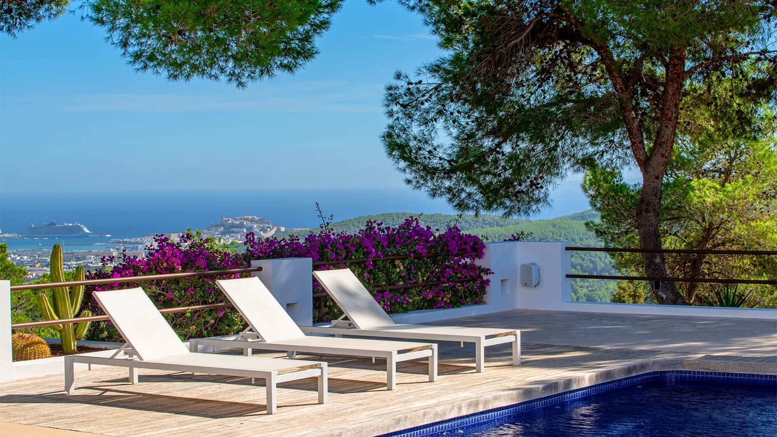 7 soveværelse Villa til salg i Sant Antoni de Portmany med swimmingpool - € 11.900.000 (Ref: 9136146)